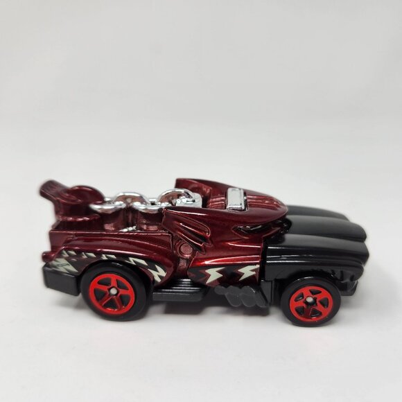 Hot Wheels Hotweiler Die-Cast Car 2016 Mattel Red & Black With Chain Detail - Picture 1 of 8